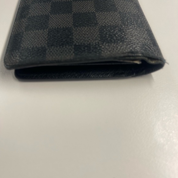 Louis Vuitton Black Textured Wallet - Picture 4 of 13
